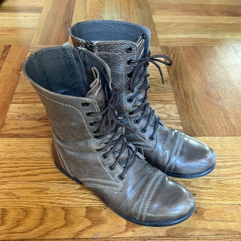 STEVE MADDEN Gray Leather Troopa Combat Boots - Size 7.5